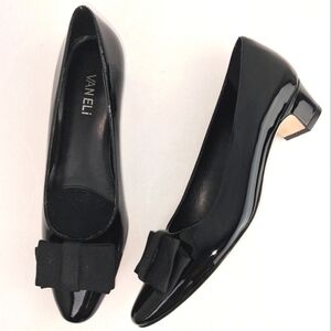 NWOT VanEli Black Patent Leather Almond Toe Chunky Kitten Heel w/ Bow Sz. 8 S